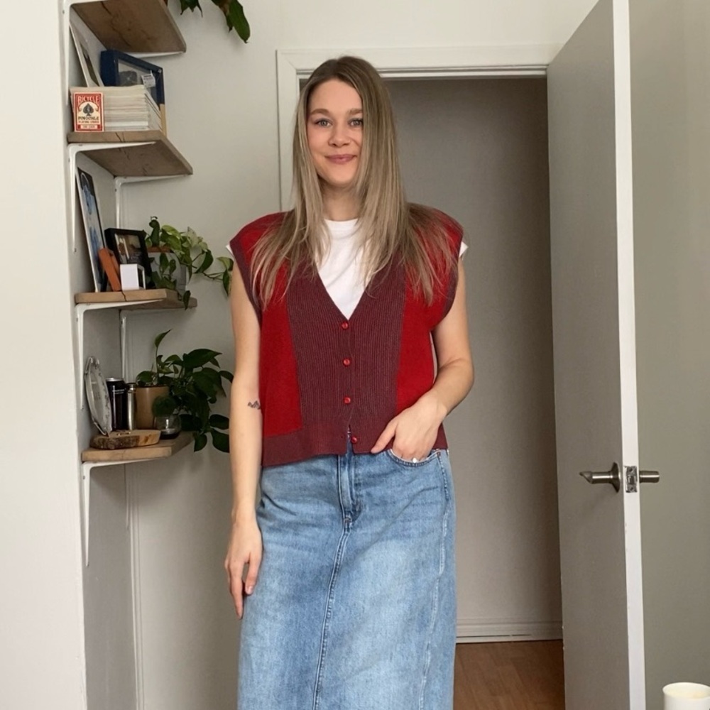 Vintage Knit Button Up Vest - Size L (More Medium)